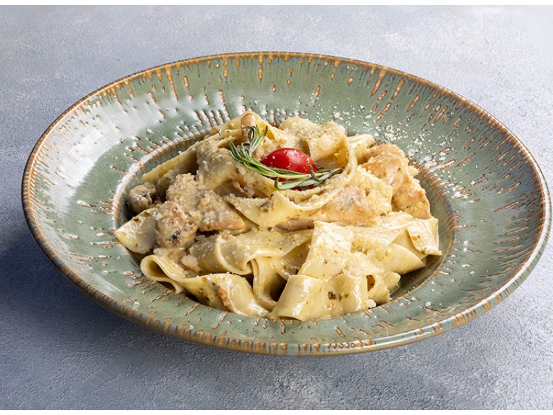 Tavuklu Fettucini Alfredo