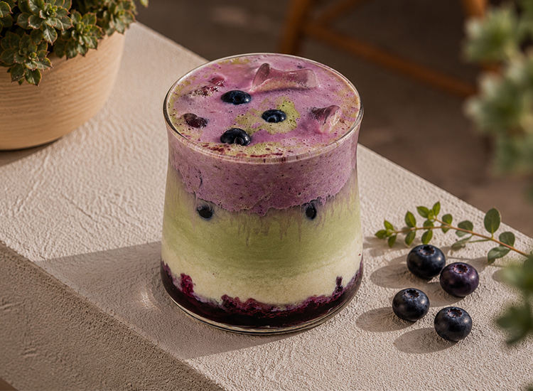 Ice Blueberry Matcha Latte