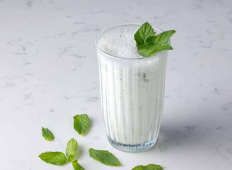 Ev Yapımı Naneli Ayran