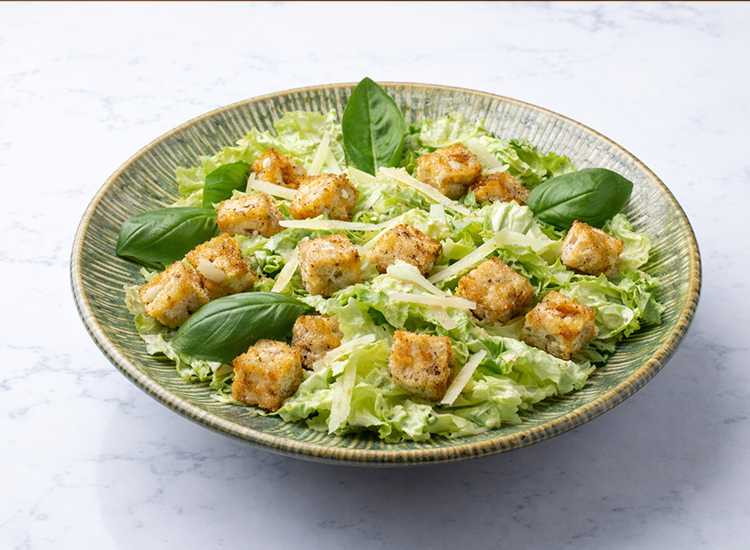 Klasik Sade Sezar Salata